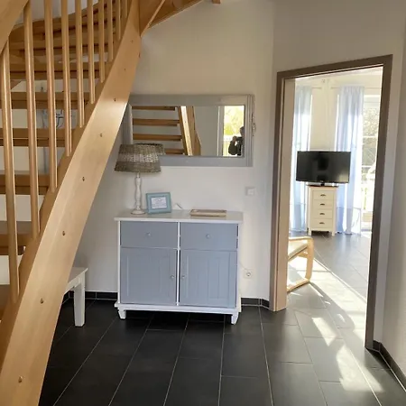 Haus Am Dorfteich D Mit Spielplatz Semesterbostad Fehmarn