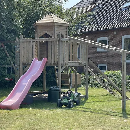 Hébergement de vacances Haus Am Dorfteich D Mit Spielplatz *