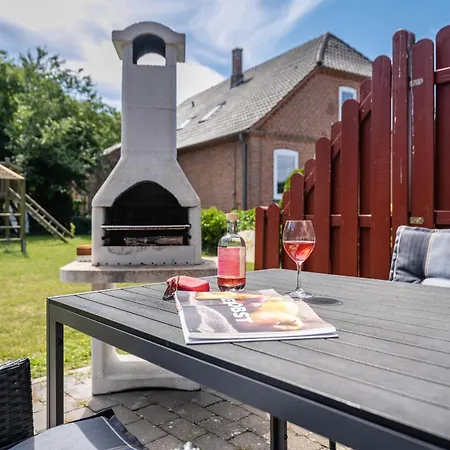 Hébergement de vacances Haus Am Dorfteich D Mit Spielplatz *
