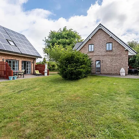 Haus Am Dorfteich D Mit Spielplatz Fehmarn