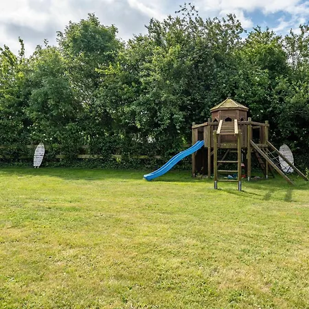 Hébergement de vacances Haus Am Dorfteich D Mit Spielplatz Fehmarn