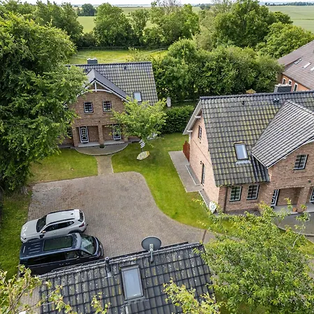 Hébergement de vacances Haus Am Dorfteich D Mit Spielplatz Fehmarn