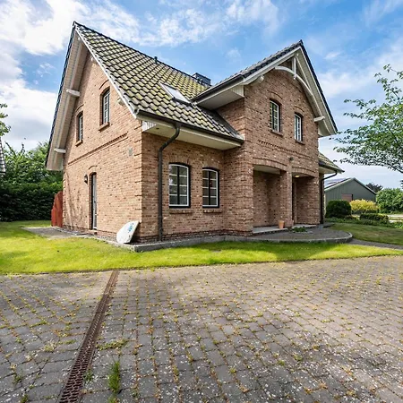 Hébergement de vacances Haus Am Dorfteich D Mit Spielplatz Fehmarn